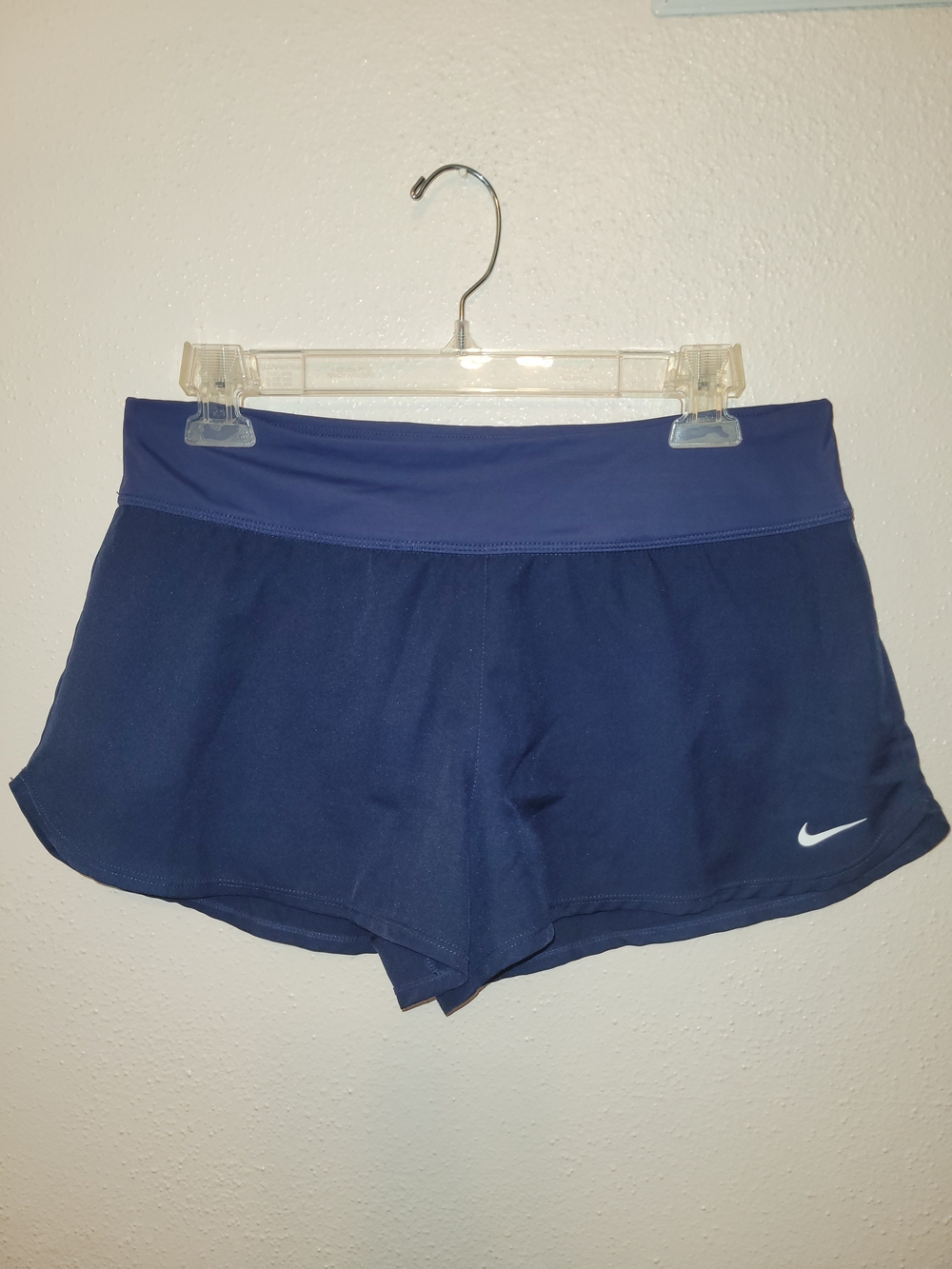 Nike Women's Navy Athletic Shorts Medium